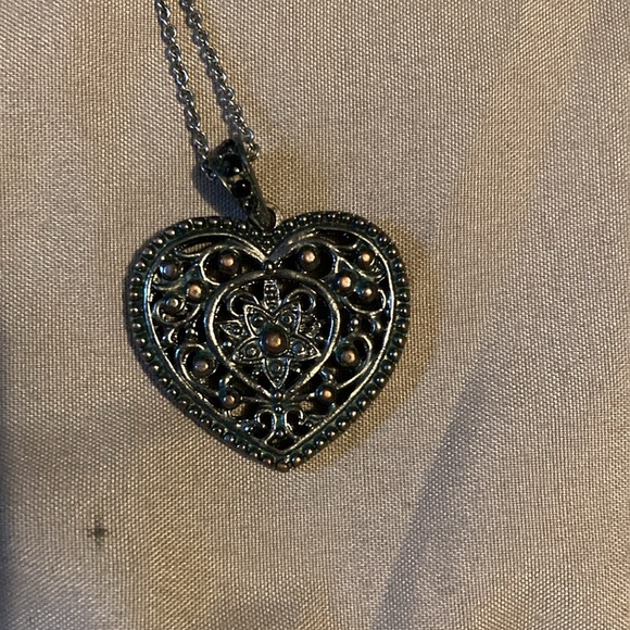 Women’s Necklace Large Heart Pendant - Picture 3 of 4